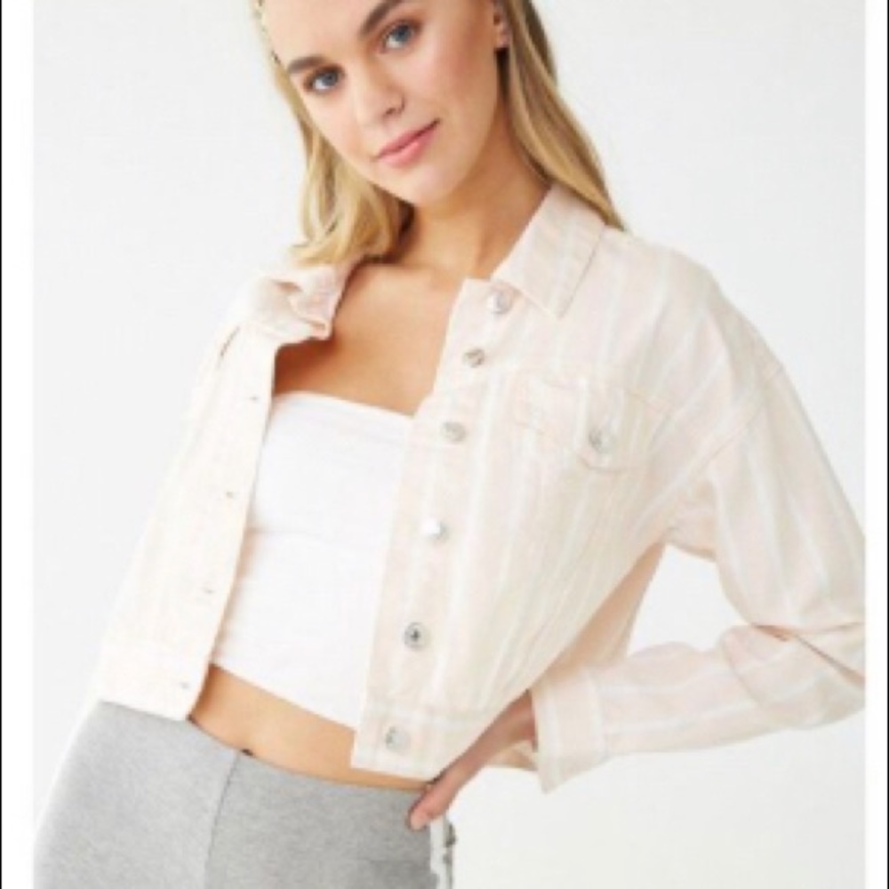 3/$30 Crop Jacket 😍